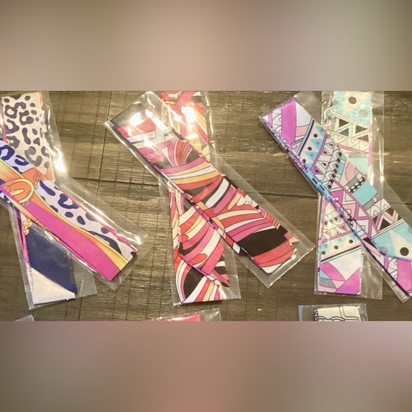 🍒Set of 2 Twilly Scarves - Picture 8 of 9